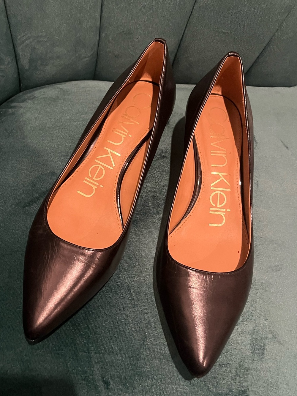 Calvin Klein 7.5 Leather Kitten Heels